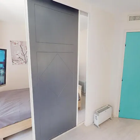 Apartament Joli 2p Moderne Et Calme Avec Terrasse, Plein Centre De Menton, A Deux Pas De La - Fr-1-196-344 Mentona