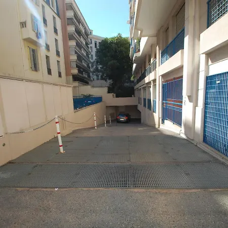 Joli 2p Moderne Et Calme Avec Terrasse, Plein Centre De Menton, A Deux Pas De La - Fr-1-196-344 Apartament *
